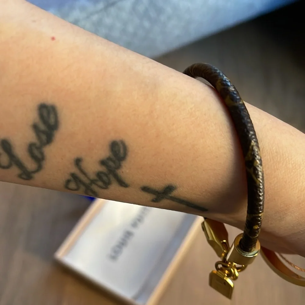 Louis Vuitton leather bracelet - Picture 3 of 6